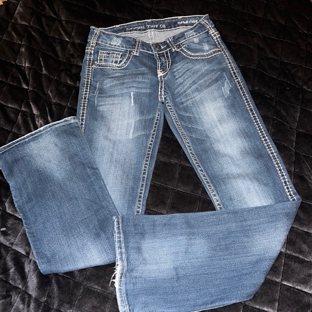 Low-rice cowgirl tuff edgy jeans.